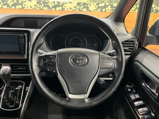 �y�����v�����X�e�A�����O�z�㎿�Ȋv���g�p���邱�ƂŁA��ɂ����������݂ƂĂ��^�]���₷���n���h���ł���