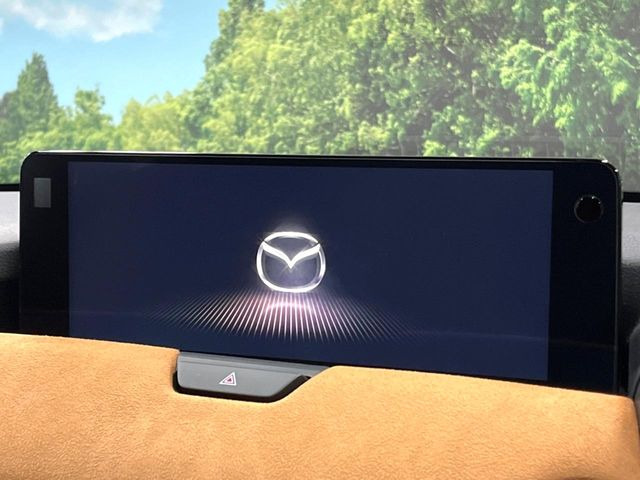 �y12.3�C���`�}�c�_�R�l�N�g�z�ԓ��̕��͋C�Ƀ}�b�`������^�f�B�X�v���C�B�X�}�z�ڑ��ł̃i�r�g�p��Bluetooth�Đ����A�l�X�ȋ@�\���y���߂܂��B�����I�ȃ_�C�������삪�\�ŁA�g��������ǍD�ł��B