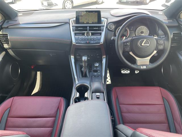 NX200t Fスポーツ 4WD