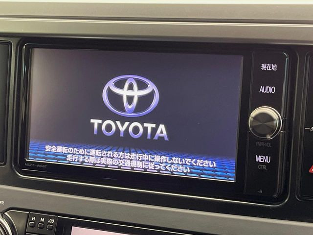 �y�����i�r�z�l�C�̏����i�r�𑕔����Ă���܂��B�i�r�̎g���₷���͂������A�I�[�f�B�I�@�\���[��!�L�����v�◷�s�͂������A�ʋ΂┃�����ȂǕ��i�̃h���C�u���y�����Ȃ�͂���