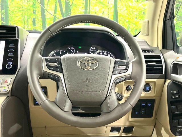 �y�����v�����X�e�A�����O�z�㎿�Ȋv���g�p���邱�ƂŁA��ɂ����������݂ƂĂ��^�]���₷���n���h���ł���