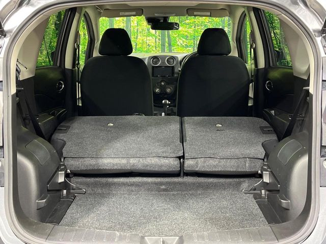 ���i�̂���������ʋ΁A���}���ɏ\���ȉ׎��X�y�[�X���m�ۂ��Ă���܂��B�Z�J���h�V�[�g��|���ƁA�傫�ȉו��̐ύڂ��\�ł���