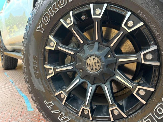 �y17�C���`�A���~�z�C�[���z�O�ςɃ}�b�`�����A���~�z�C�[���𑕒����Ă���܂��B�e��A���~�z�C�[����A�X�^�b�h���X�^�C�����戵�����Ă���܂��B���񂲑��k����������