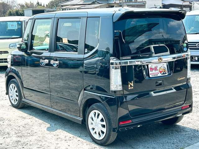 ���X�ł͌y�����Ԃ��畁�ʎԂ܂ŕ��L���I�[�����[�J�[�̎Ԏ�E�F�E�O���[�h��L�x�ɑ����Ă���܂��B