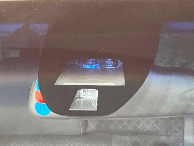 �y�V�e�B�u���[�L�A�N�e�B�u�V�X�e���z�ᑬ���s���ɑO���̎ԗ�����F�����A�Փ˂������Ȏ��͌x��ƃu���[�L�ŏՓˉ���Ɣ�Q�y�����A�V�X�g�B�����S�Ƀh���C�u�����y���݂��������܂��B