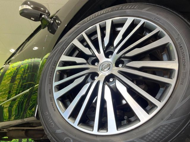 �y����18�C���`�A���~�z�C�[���z�O�ςɃ}�b�`���������A���~�z�C�[���𑕒����Ă���܂��B�e��ЊO�A���~�z�C�[����A�X�^�b�h���X�^�C�����戵�����Ă���܂��B���񂲑��k����������