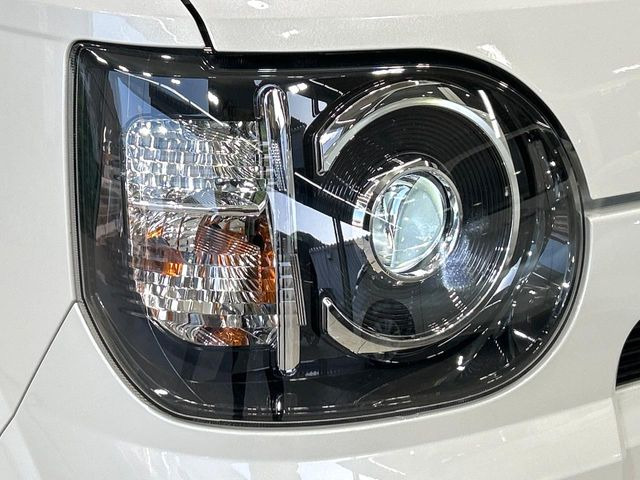 �yLED�w�b�h���C�g�z���V����ԑ��s�����ǍD�Ȏ��E���m�ۂ����S���ĉ^�]�ł��鍂�P�xLED�w�b�h���C�g�𑕔�!�_�����x�������A����d�͂��}�����Ă��܂��B