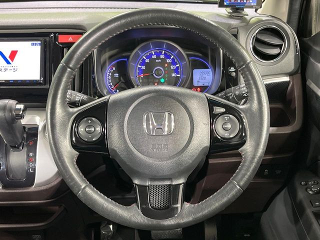 �y�����v�����X�e�A�����O�z�㎿�Ȋv���g�p���邱�ƂŁA��ɂ����������݂ƂĂ��^�]���₷���n���h���ł���