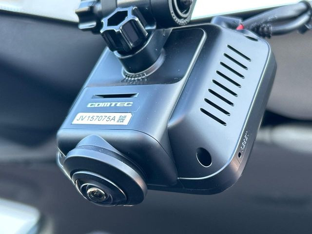 【ドライブレコーダー】ドライブレコーダー装備!走行中はもちろん、あおり運転や事故に遭遇した際、映像で記録し、万一のリスクに備えます。※記録用SDカードはお客様ご自身でご準備いただく必要があります。