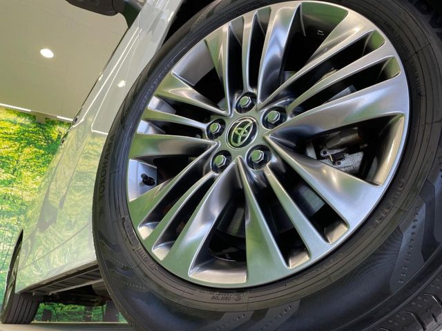 �y����18�C���`�A���~�z�C�[���z�O�ςɃ}�b�`���������A���~�z�C�[���𑕒����Ă���܂��B�e��ЊO�A���~�z�C�[����A�X�^�b�h���X�^�C�����戵�����Ă���܂��B���񂲑��k����������