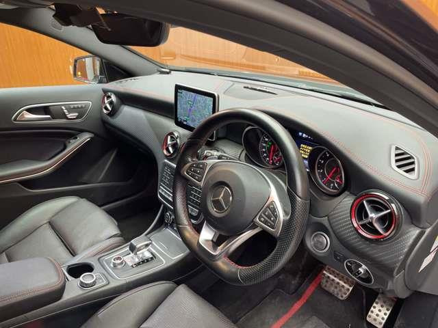 AクラスAMG A45 4マチック 4WD