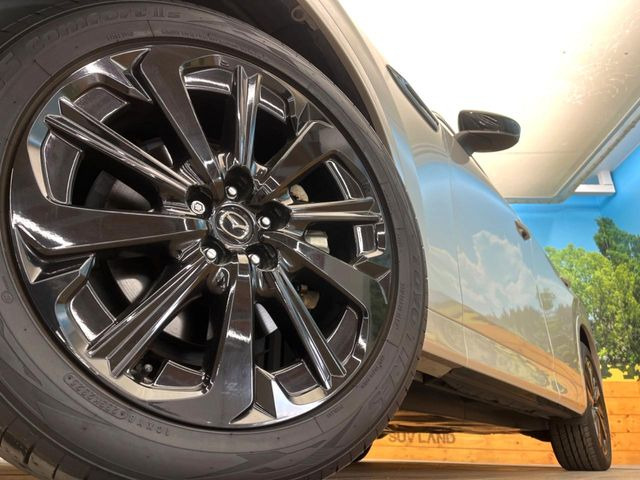 �y����20�C���`�A���~�z�C�[���z�O�ςɃ}�b�`���������A���~�z�C�[���𑕒����Ă���܂��B�e��ЊO�A���~�z�C�[����A�X�^�b�h���X�^�C�����戵�����Ă���܂��B���񂲑��k����������