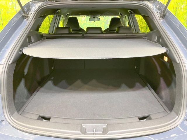 積み下ろしのしやすいデッキにはたっぷりと荷物を積み込んでいただけます。遊びから仕事まで、様々なシーンで頼れます♪