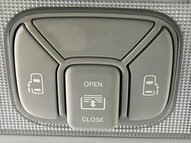 �y�����p���[�X���C�h�h�A�z�X�}�[�g�L�[��^�]�Ȃ̃X�C�b�`�Ō�ȗ����X���C�h�h�A�̊J���\���d��������͂����ăh�A���J����K�v�������A�����Ȃ��q�l�ł��ȒP�ɊJ���߂ł����K�ł���