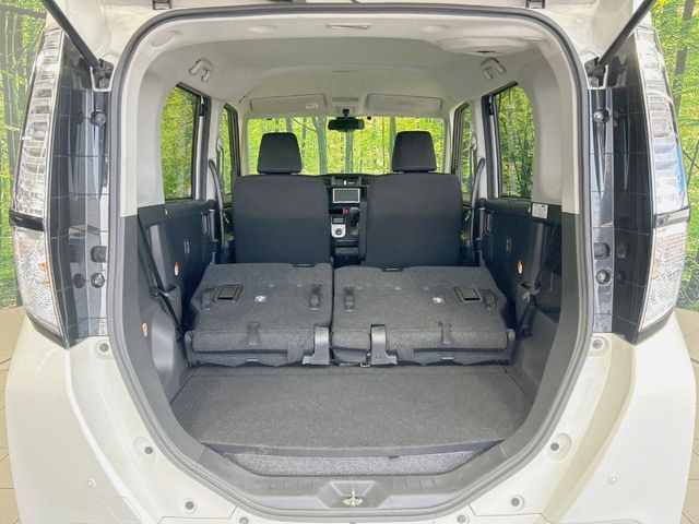 ���i�̂���������ʋ΁A���}���ɏ\���ȉ׎��X�y�[�X���m�ۂ��Ă���܂��B�Z�J���h�V�[�g��|���ƁA�傫�ȉו��̐ύڂ��\�ł���