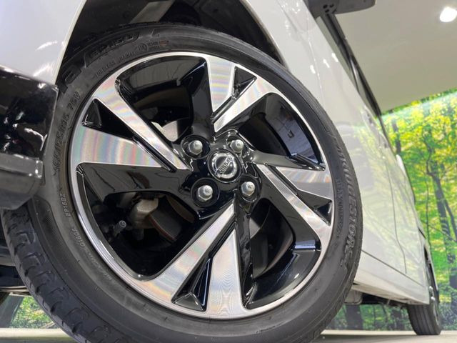 �y����15�C���`�A���~�z�C�[���z�O�ςɃ}�b�`���������A���~�z�C�[���𑕒����Ă���܂��B�e��ЊO�A���~�z�C�[����A�X�^�b�h���X�^�C�����戵�����Ă���܂��B���񂲑��k����������