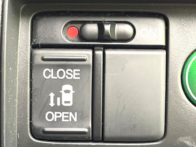 �y�p���[�X���C�h�h�A�z�X�}�[�g�L�[��^�]�Ȃ̃X�C�b�`�ŃX���C�h�h�A�̊J���\���d��������͂����ăh�A���J����K�v�������A���������q�l�ł��A�d���ו��������Ă��鎞�����N�ɊJ���߂ł��܂���