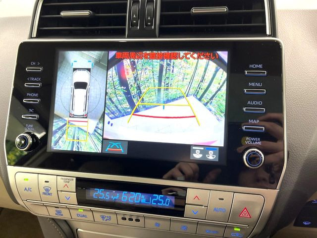 �y�p�m���~�b�N�r���[���j�^�[�z��p�̃J�����ɂ��A�ォ�猩���낵���悤�Ȏ��_��360�x�N���}�̎��͂��m�F���邱�Ƃ��ł��܂������p�������m�F���₷���A�����ꏊ�ł̐؂�Ԃ��⒓�Ԃ��X���[�Y�ɍs���܂��B