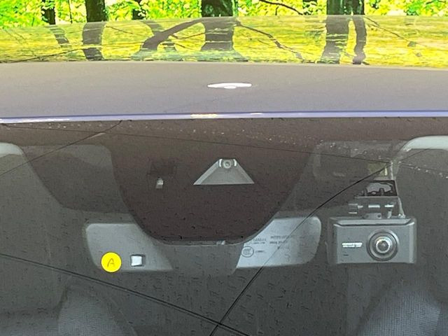 �y�X�}�[�g�u���[�L�T�|�[�g�z���s���ɑO���̎ԗ�����F�����A�Փ˂������Ȏ��͌x��ƃu���[�L�ŏՓˉ���Ɣ�Q�y�����A�V�X�g�B�����S�Ƀh���C�u�����y���݂��������܂��B