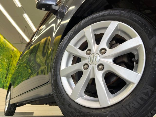 �y����14�C���`�A���~�z�C�[���z�O�ςɃ}�b�`���������A���~�z�C�[���𑕒����Ă���܂��B�e��ЊO�A���~�z�C�[����A�X�^�b�h���X�^�C�����戵�����Ă���܂��B���񂲑��k����������