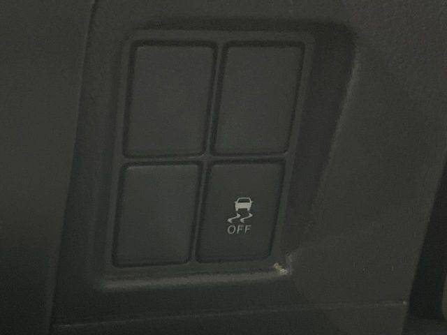 �y������h�~���u�z�ԗ��̉���������m����ƁA�����I�Ɏԗ��̐i�s������ۂ悤�Ɏԗ��𐧌䂵�܂��B�J�̓��ȂǊ���₷���H�ʏ󋵂ł����S�ȉ^�]���\�ł��B