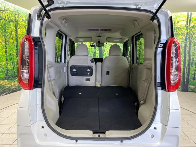 ���i�̂���������ʋ΁A���}���ɏ\���ȉ׎��X�y�[�X���m�ۂ��Ă���܂��B�Z�J���h�V�[�g��|���ƁA�傫�ȉו��̐ύڂ��\�ł���