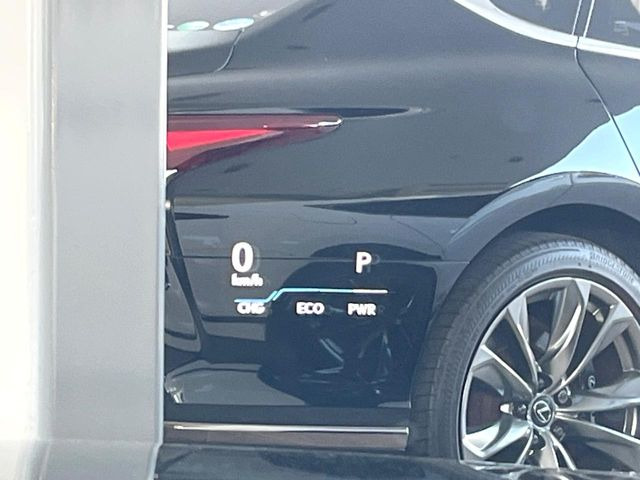 �y�w�b�h�A�b�v�f�B�X�v���C�z���݂̑��x�⑖�s�����f�W�^���\���ŉ^�]�ȑO���̃K���X�ɓ��e!�^�]���A�ڐ������炳���K�v�ȏ����m�F�ł���̂łƂ��Ă��֗��ň��S!