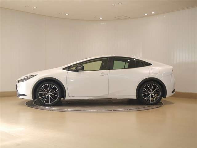 プリウス2.0 G E-Four 4WD