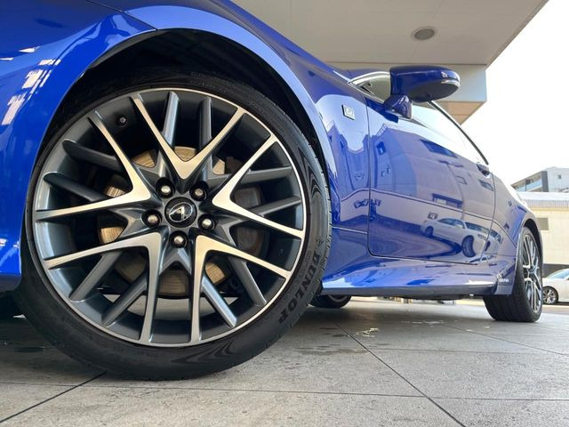 �y����19�C���`�A���~�z�C�[���z�O�ςɃ}�b�`���������A���~�z�C�[���𑕒����Ă���܂��B�e��ЊO�A���~�z�C�[����A�X�^�b�h���X�^�C�����戵�����Ă���܂��B���񂲑��k����������