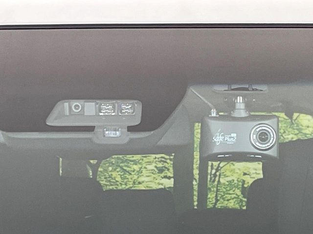 �y�O�He-Assist�z���s���ɑO���̎ԗ�����F�����A�Փ˂������Ȏ��͌x��ƃu���[�L�ŏՓˉ���Ɣ�Q�y�����A�V�X�g�B�����S�Ƀh���C�u�����y���݂��������܂��B