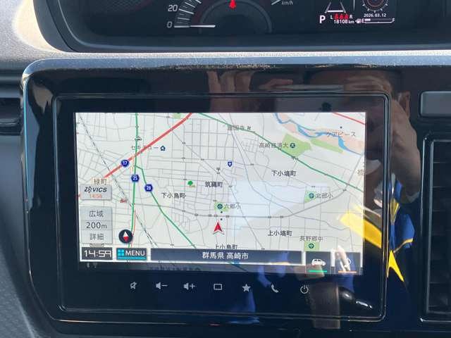 ����9�C���`�S���ʃ��j�^�[�t�������[�i�r�tCD/DVD�Đ��BBluetooth�Ή��ł��B