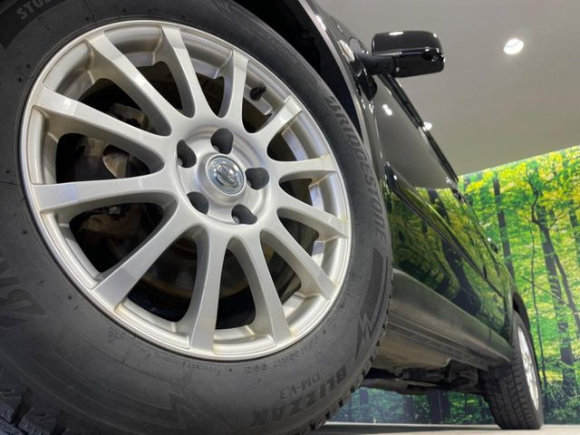 �y����17�C���`�A���~�z�C�[���z�O�ςɃ}�b�`���������A���~�z�C�[���𑕒����Ă���܂��B�e��ЊO�A���~�z�C�[����A�X�^�b�h���X�^�C�����戵�����Ă���܂��B���񂲑��k����������