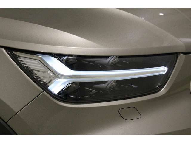 XC40B4 AWD インスクリプション 4WD