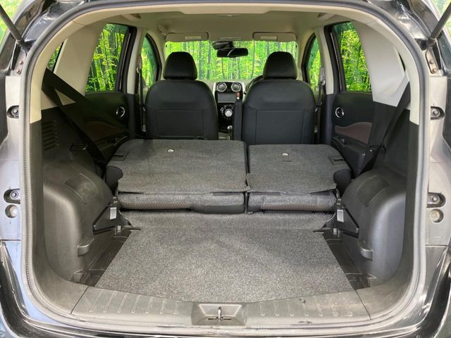 ���i�̂���������ʋ΁A���}���ɏ\���ȉ׎��X�y�[�X���m�ۂ��Ă���܂��B�Z�J���h�V�[�g��|���ƁA�傫�ȉו��̐ύڂ��\�ł���