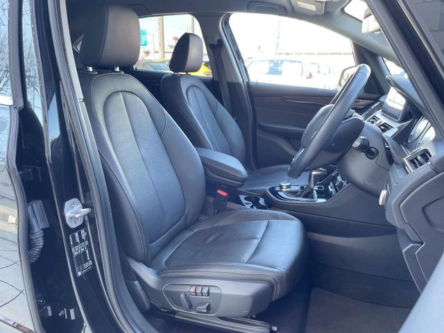 ●シートの使用感:破れ・へたりも少なく、ご覧の通りきれいな状態を維持しております。また、室内クリーニング・コーティングもご用命いただけます。