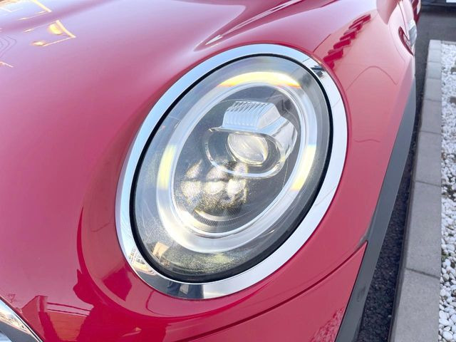 ��LED�w�b�h���C�g:��ԑ��s�����ǍD�Ȏ��E���m�ۂ����S���ĉ^�]�ł��鍂�P�xLED�w�b�h���C�g�𑕔�!�_�����x�������A����d�͂��}�����Ă��܂��B