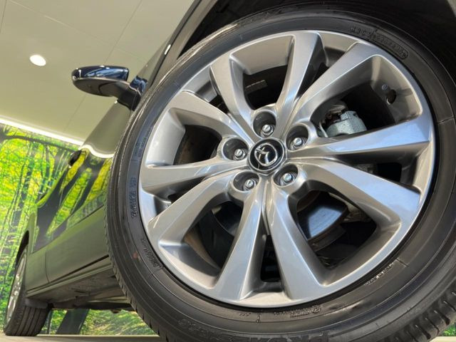 �y����18�C���`�A���~�z�C�[���z�O�ςɃ}�b�`���������A���~�z�C�[���𑕒����Ă���܂��B�e��ЊO�A���~�z�C�[����A�X�^�b�h���X�^�C�����戵�����Ă���܂��B���񂲑��k����������