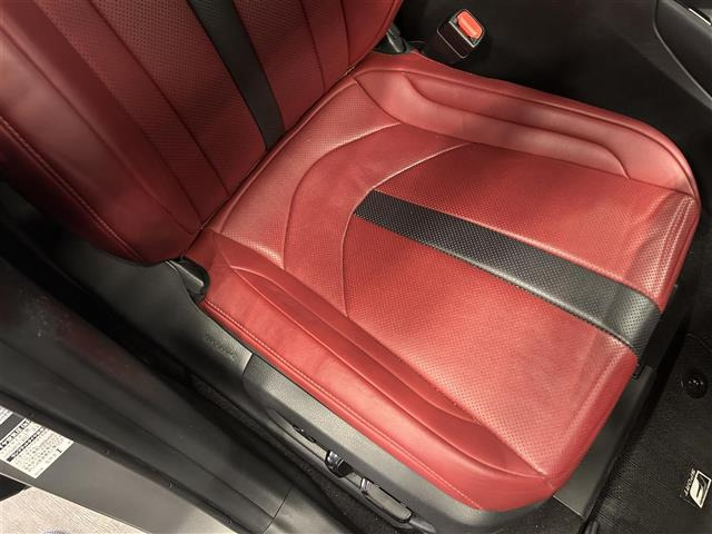 UX250h Fスポーツ 4WD