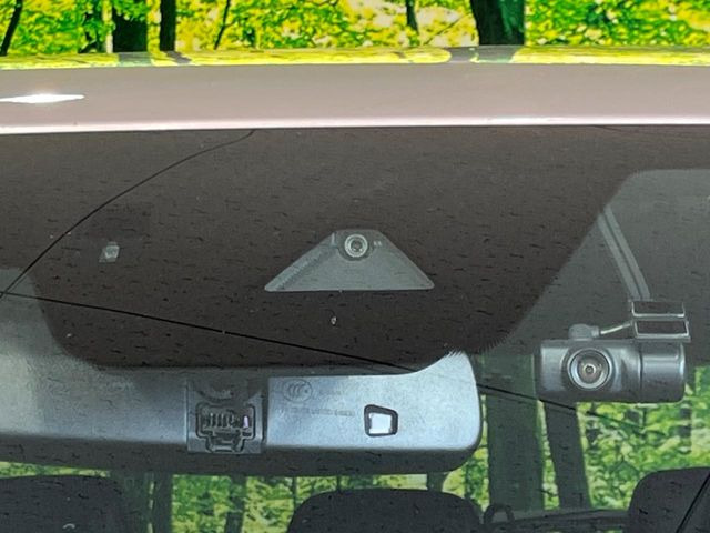 �y�X�}�[�g�V�e�B�u���[�L�T�|�[�g�z�ᑬ���s���ɑO���̎ԗ�����F�����A�Փ˂������Ȏ��͌x��ƃu���[�L�ŏՓˉ���Ɣ�Q�y�����A�V�X�g�B�����S�Ƀh���C�u�����y���݂��������܂��B