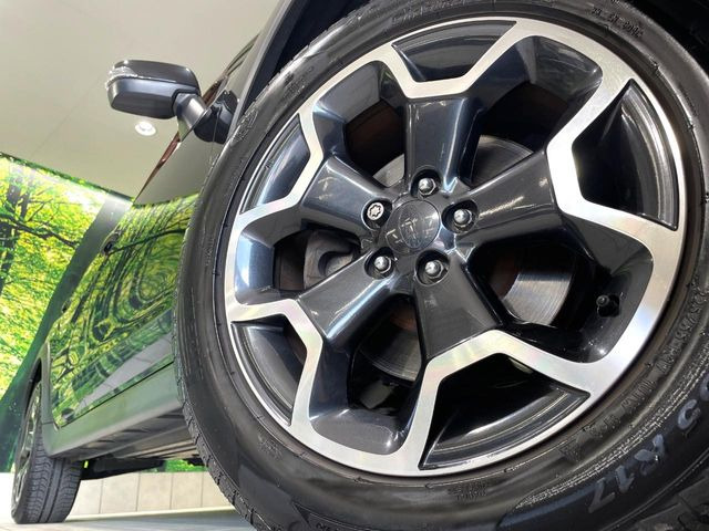 �y����17�C���`�A���~�z�C�[���z�O�ςɃ}�b�`���������A���~�z�C�[���𑕒����Ă���܂��B�e��ЊO�A���~�z�C�[����A�X�^�b�h���X�^�C�����戵�����Ă���܂��B���񂲑��k����������