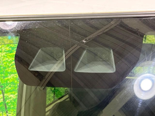 �y�X�}�[�g�A�V�X�g�z���s���ɑO���̎ԗ�����F�����A�Փ˂������Ȏ��͌x��ƃu���[�L�ŏՓˉ���Ɣ�Q�y�����A�V�X�g�B�����S�Ƀh���C�u�����y���݂��������܂��B