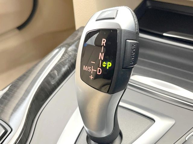 ��MT���[�h�t��AT:�ʏ�͎����ł����Ȃ���ϑ�(�M�A�`�F���W)���h���C�o�[�̑���ɂ���ĈӐ}�I�ɕς�����V�X�e���ł��B����w���i�̃h���C�u�����y���݂��������܂�!