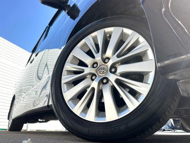 �y����18�C���`�A���~�z�C�[���z�O�ςɃ}�b�`���������A���~�z�C�[���𑕒����Ă���܂��B�e��ЊO�A���~�z�C�[����A�X�^�b�h���X�^�C�����戵�����Ă���܂��B���񂲑��k����������