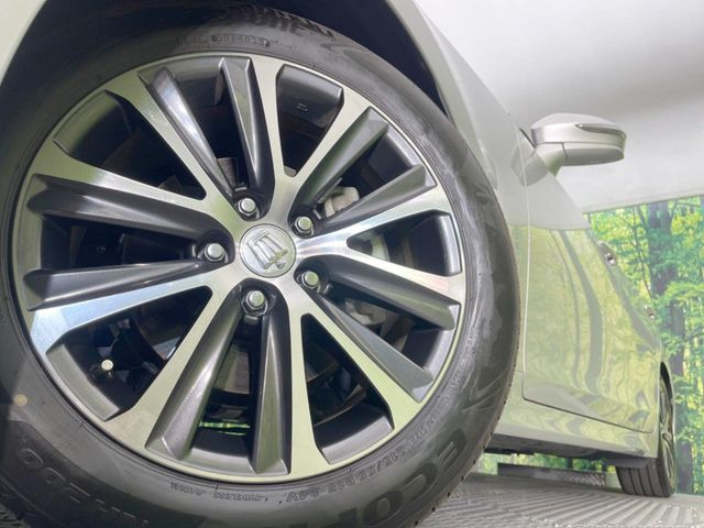 �y�����A���~�z�C�[���z�O�ςɃ}�b�`���������A���~�z�C�[���𑕒����Ă���܂��B�e��ЊO�A���~�z�C�[����A�X�^�b�h���X�^�C�����戵�����Ă���܂��B���񂲑��k����������