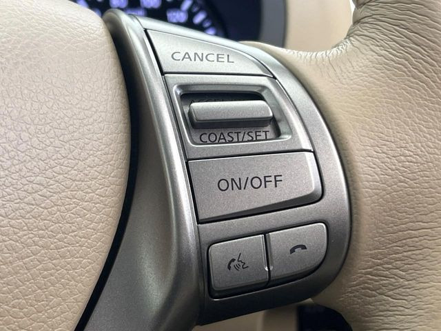 �y�N���[�Y�R���g���[���z�������H�����N���N���s�B�A�N�Z���𗣂��Ă���葬�x�ő��s���ł��A�������^�]���̕��S���y��!�����E�������ȒP�ȃX�C�b�`����Œ����ł��܂��B