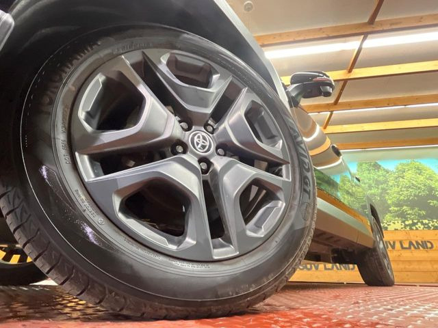 �y����19�C���`�A���~�z�C�[���z�O�ςɃ}�b�`���������A���~�z�C�[���𑕒����Ă���܂��B�e��ЊO�A���~�z�C�[����A�X�^�b�h���X�^�C�����戵�����Ă���܂��B���񂲑��k����������