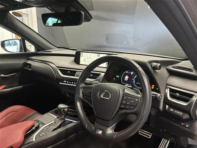 UX250h Fスポーツ 4WD