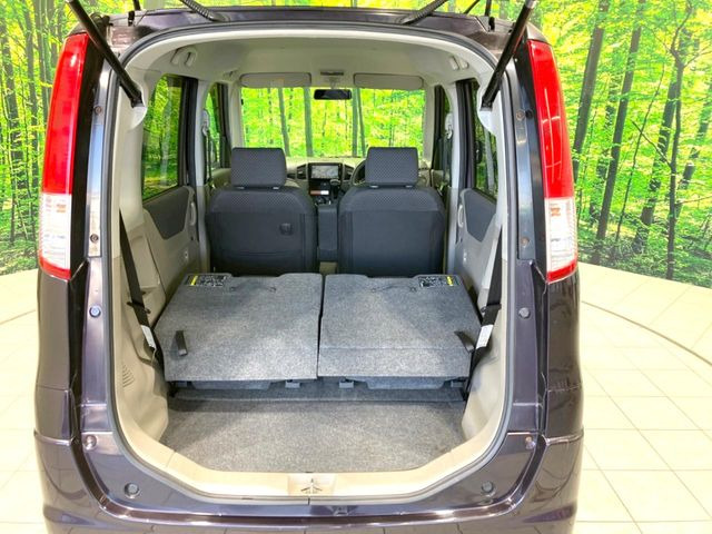 ���i�̂���������ʋ΁A���}���ɏ\���ȉ׎��X�y�[�X���m�ۂ��Ă���܂��B�Z�J���h�V�[�g��|���ƁA�傫�ȉו��̐ύڂ��\�ł���