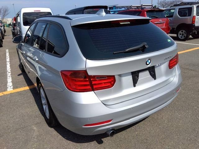 3シリーズセダン320d