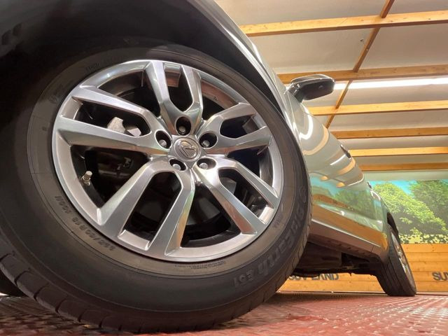 �y����18�C���`�A���~�z�C�[���z�O�ςɃ}�b�`���������A���~�z�C�[���𑕒����Ă���܂��B�e��ЊO�A���~�z�C�[����A�X�^�b�h���X�^�C�����戵�����Ă���܂��B���񂲑��k����������